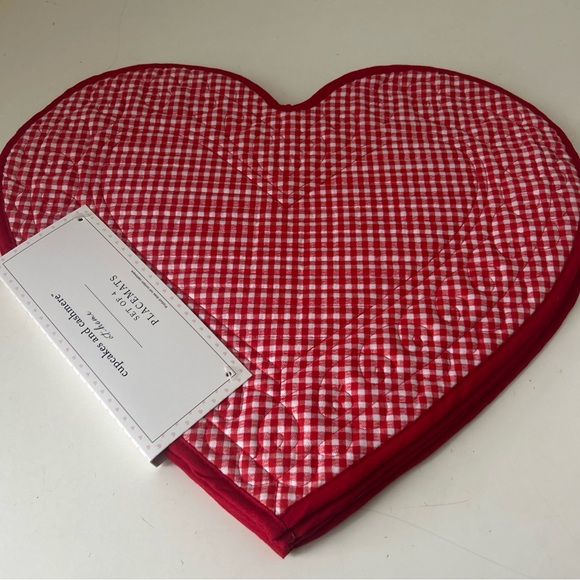 Set of 4 Cupcakes & Cashmere Red Heart Placemat Picnic Style Gingham NEW - Picture 2 of 13